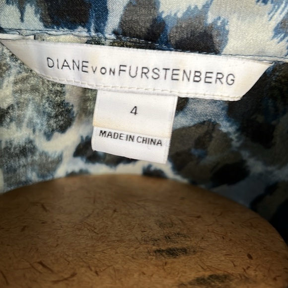 Pretty Semi-Sheer Top by Diane Von Furstenberg-sz4 - Picture 7 of 7